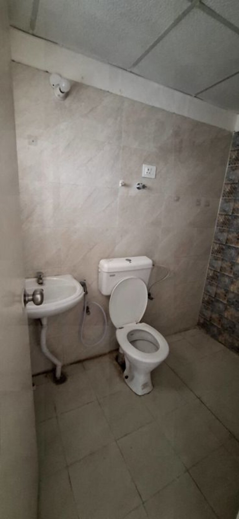 Attached Bathroom, signature-global-the-millennia 2 Bedroom 800 Sq.Ft. Apartment In Sector 37d Gurgaon 10782720