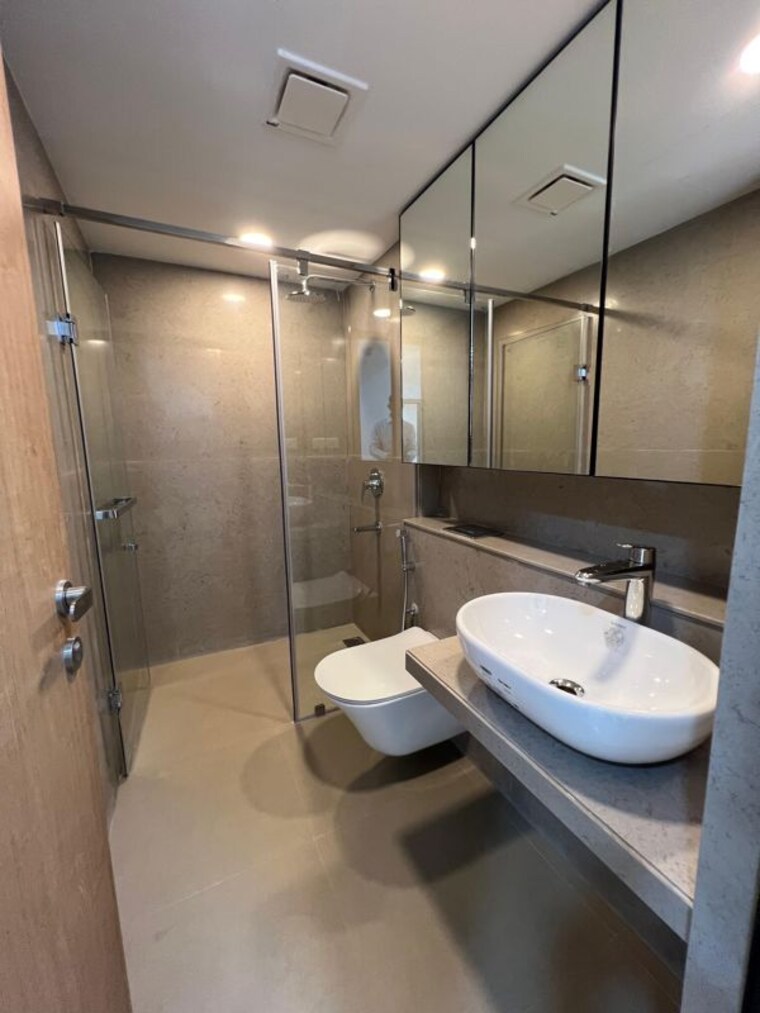 Bathroom, lodha-new-cuffe-parade 4 Bedroom 1700 Sq.Ft. Apartment In Wadala Mumbai 10782737