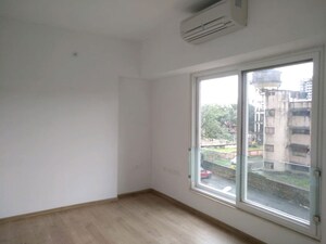 Room in 3 BHK Apartment at Kanakia Paris, Bandra East – for Rent