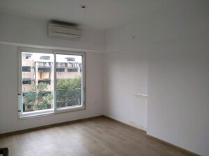 Room in 3 BHK Apartment at Kanakia Paris, Bandra East – for Rent