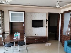 Room in 2 BHK Apartment at Ideal Pristine Tower, Kasarvadavali – for Rent