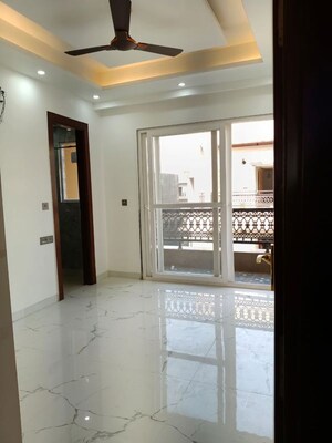 Building Lobby in  Builder Floor at BPTP District Phase 2, Sector 84 – for Sale