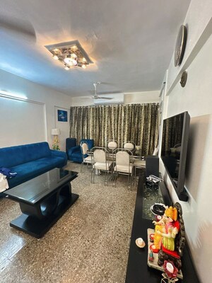 Team Area in 2 BHK Apartment at Mangal Prabha, Santacruz East – for Rent