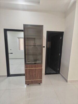 Room in 3 BHK Apartment at Candeur Crescent, Serilingampally – for Rent