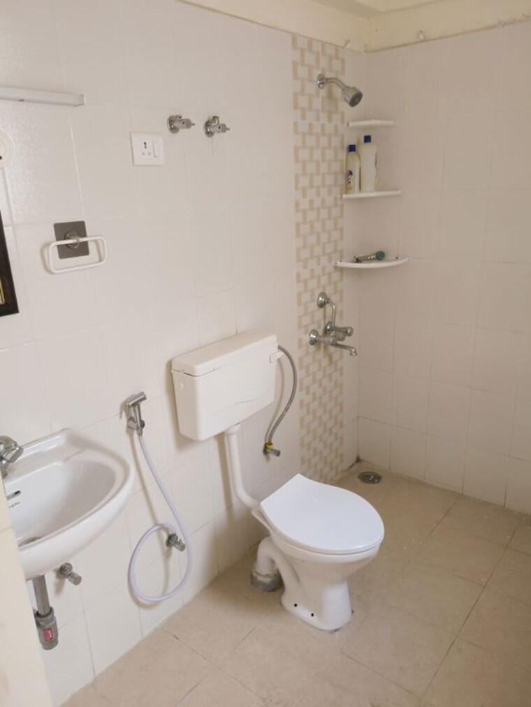 Bathroom, shree-vardhman-mantra 2 Bedroom 800 Sq.Ft. Apartment In Sector 67 Gurgaon 10782797