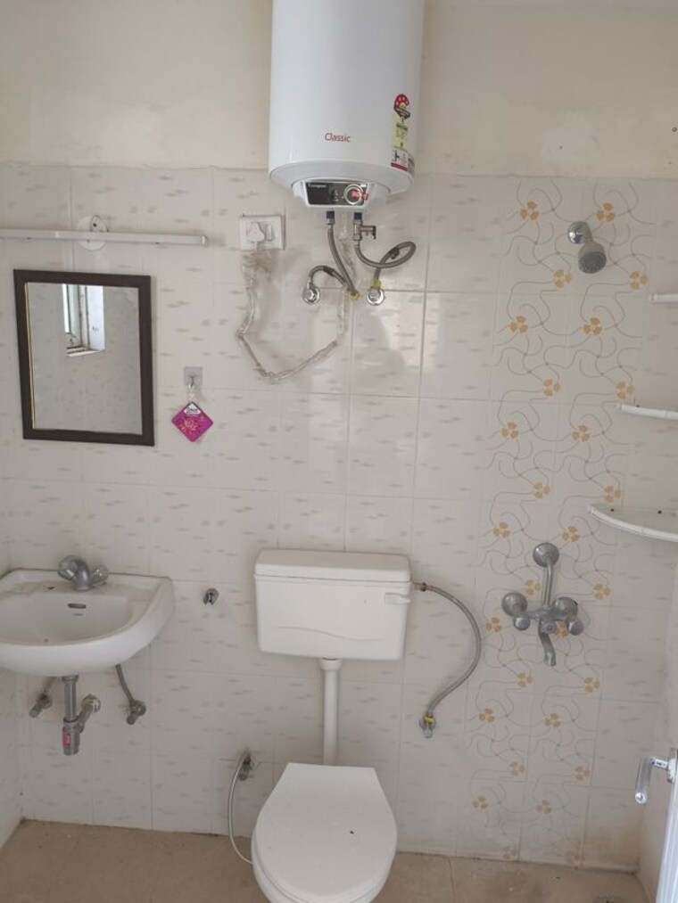 Bathroom, shree-vardhman-mantra 2 Bedroom 800 Sq.Ft. Apartment In Sector 67 Gurgaon 10782797