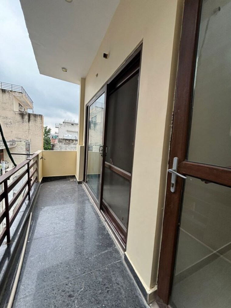Balcony, sector 23 3 Bedroom 1600 Sq.Ft. Builder Floor In Sector 23 Gurgaon 10782811