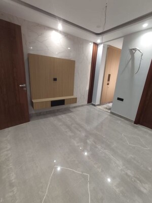 Room in 3 BHK Builder Floor at Paschim Vihar – for Sale