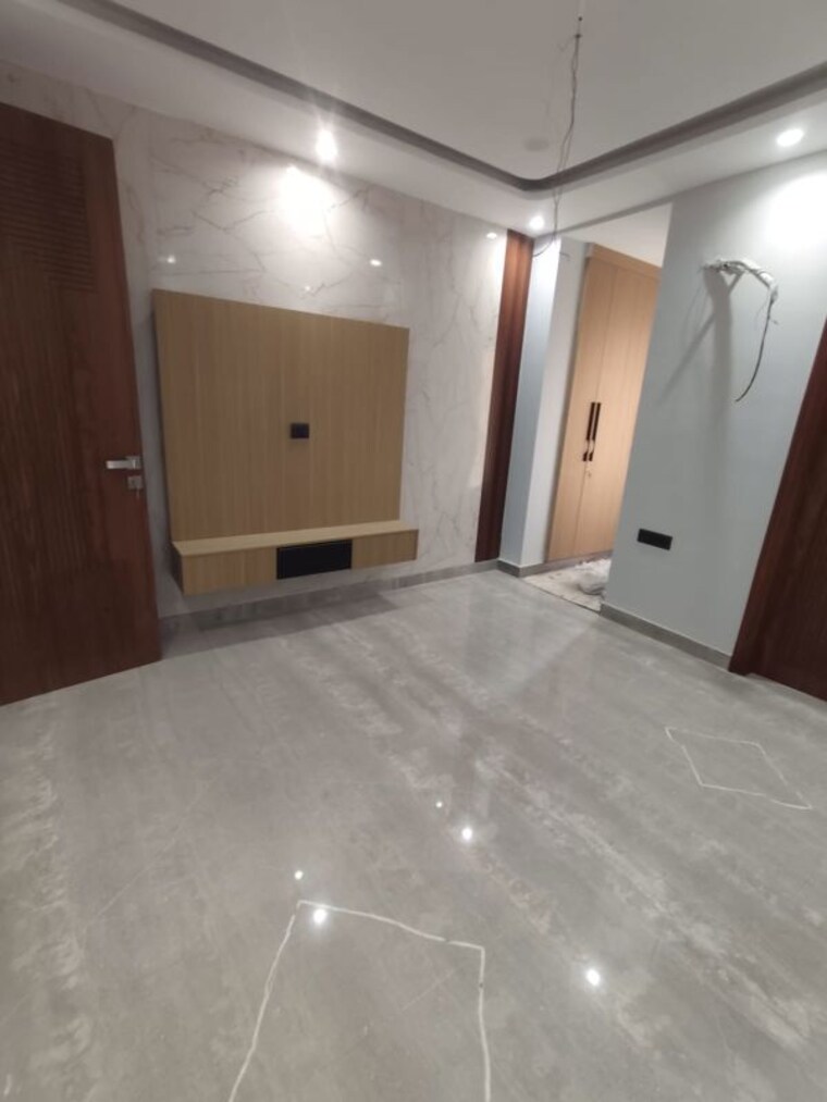 Room, paschim vihar 3 Bedroom 200 Sq.Yd. Builder Floor In Paschim Vihar Delhi 10782817