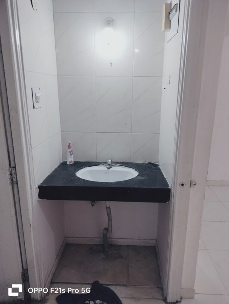 Bathroom, trimurti-madhuban 2 Bedroom 1050 Sq.Ft. Apartment In Vishrantwadi Pune 10782800