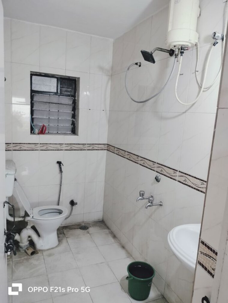 Bathroom, trimurti-madhuban 2 Bedroom 1050 Sq.Ft. Apartment In Vishrantwadi Pune 10782800