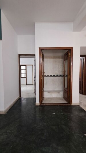 Room in 2.5 BHK Apartment at Jayanagar – for Rent