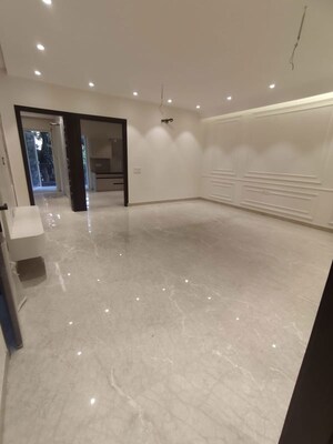 Room in 3 BHK Builder Floor at Paschim Vihar – for Sale