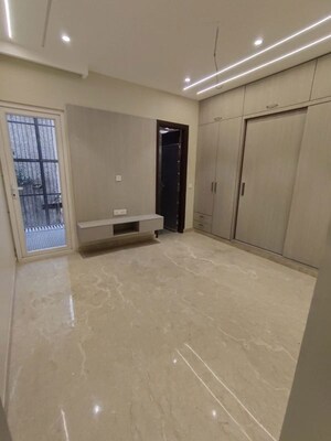 Room in 3 BHK Builder Floor at Paschim Vihar – for Sale