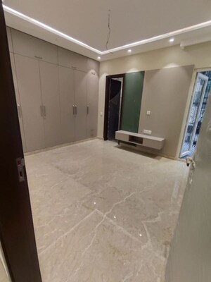 Room in 3 BHK Builder Floor at Paschim Vihar – for Sale