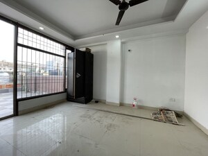 Room in 2 BHK Builder Floor at Saket – for Rent