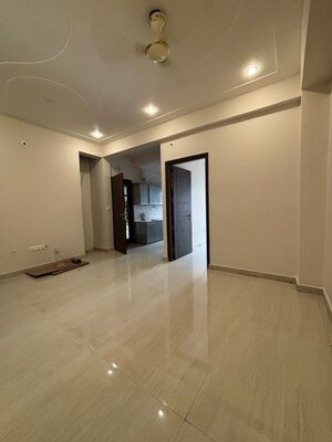 Room in 4 BHK Builder Floor at Sector 23 – for Rent