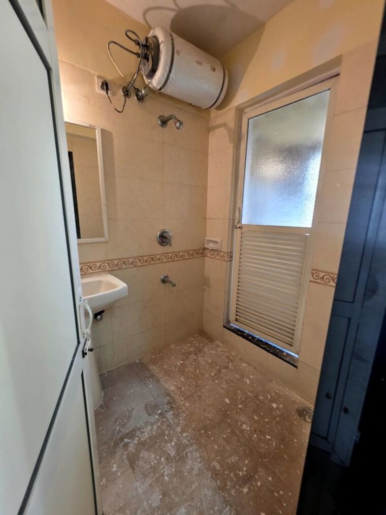 Bathroom, k-raheja-palm-court 2 Bedroom 865 Sq.Ft. Apartment In Malad West Mumbai 10782843