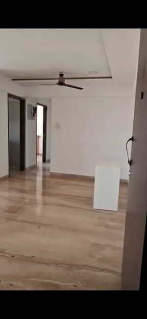 Room in 2 BHK Apartment at Neminath Luxeria, Andheri West – for Rent