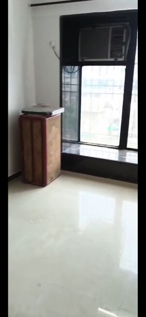 Room in 2 BHK Apartment at Neminath Luxeria, Andheri West – for Rent