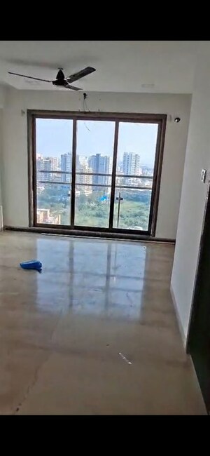 Room in 2 BHK Apartment at Neminath Luxeria, Andheri West – for Rent