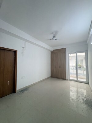 Room in 4 BHK Apartment at SS Linden, Sector 84 – for Rent