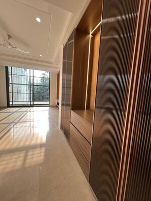 Room in 6 BHK Independent House at Sector 85 – for Sale