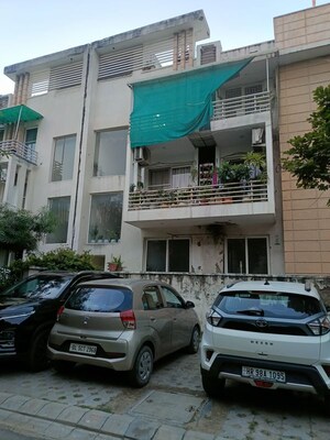 3 BHK Builder Floor For Sale in Roots Courtyard, Sector 48