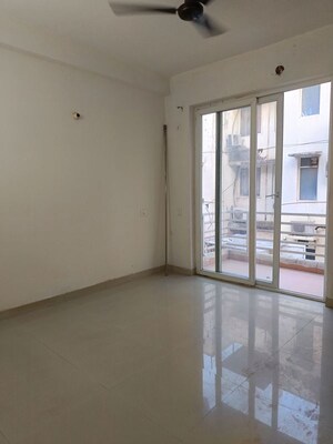 Room in 3 BHK Builder Floor at Roots Courtyard, Sector 48 – for Sale
