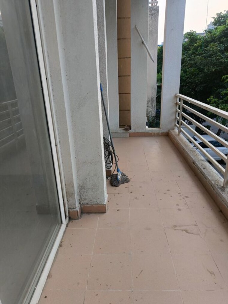 Balcony, roots-courtyard 3 Bedroom 1400 Sq.Ft. Builder Floor In Sector 48 Gurgaon 10782895