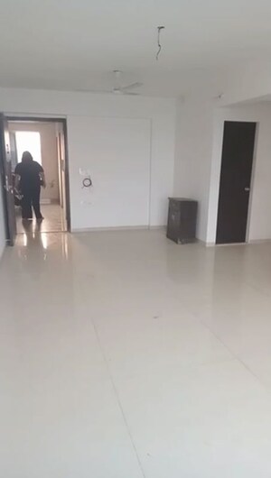Living Room in 2 BHK Apartment at Chembur – for Rent