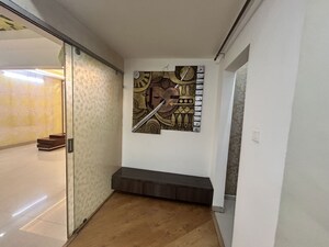Room in 4 BHK Apartment at Niharika Signature, Gachibowli – for Rent