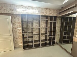 Room in 4 BHK Apartment at Niharika Signature, Gachibowli – for Rent