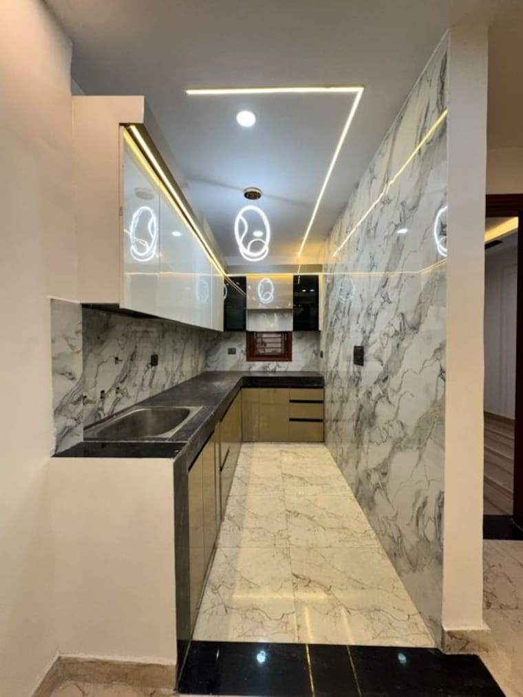 Kitchen, dwarka mor 3 Bedroom 115 Sq.Yd. Builder Floor In Dwarka Mor Delhi 10782907