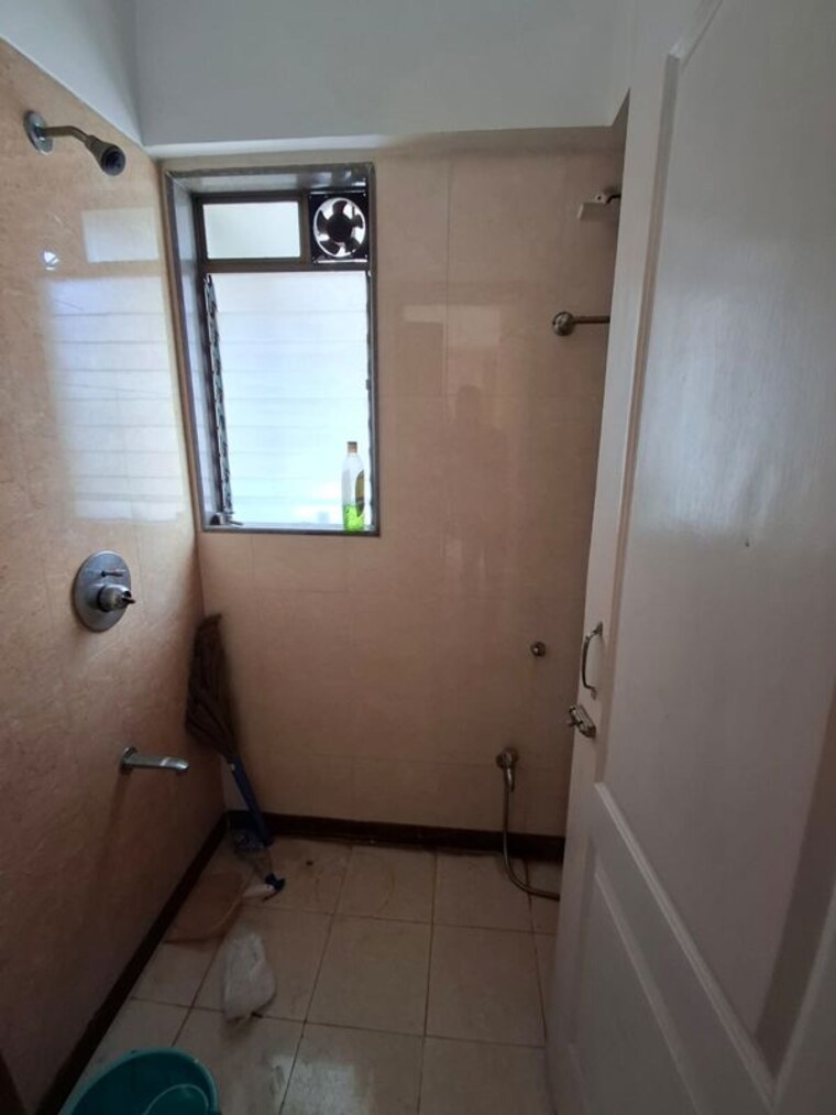 Bathroom, chembur 2 Bedroom 750 Sq.Ft. Apartment In Chembur Mumbai 10782919