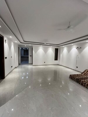 Furnished Amenities in 4 BHK Builder Floor at Freedom Fighters Vihar – for Rent