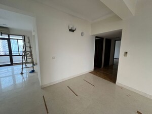 Room in 5 BHK Villa at Unitech The Villas, Sector 33 – for Sale