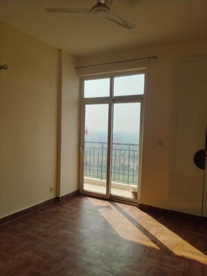Room in 2 BHK Apartment at KLJ Platinum Heights, Sector 77 – for Sale