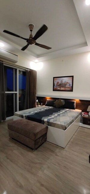 Bedroom in 3 BHK Apartment at Gomti Nagar – for Rent