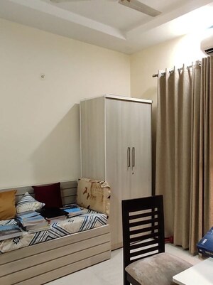 Bedroom in 3 BHK Apartment at Gomti Nagar – for Rent