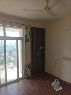 Room in 2.5 BHK Apartment at KLJ Greens, Sector 77 – for Sale