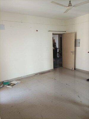 Room in 2.5 BHK Apartment at KLJ Greens, Sector 77 – for Sale