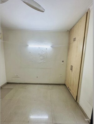 Room in 3 BHK Builder Floor at Ansal API Esencia, Sector 67 – for Rent
