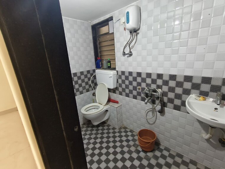 Bathroom, shree-swastik-heights 2 Bedroom 950 Sq.Ft. Apartment In Virar West Palghar 10783005