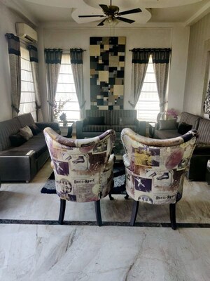 Team Area in 4 BHK Builder Floor at Suncity – for Sale