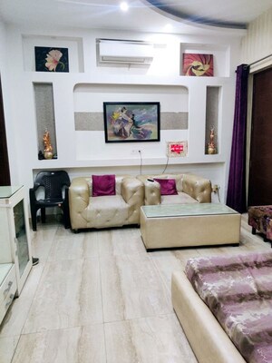 Bedroom in 4 BHK Builder Floor at Suncity – for Sale