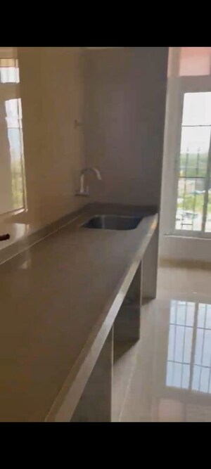 Furnished Amenities in 2 BHK Apartment at Dosti Tulip, Balkum Pada – for Sale