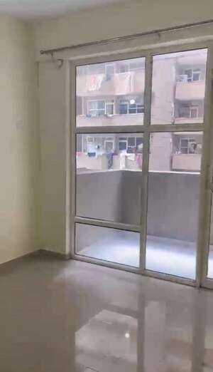 Room in 2 BHK Apartment at Pyramid Heights, Sector 85 – for Rent