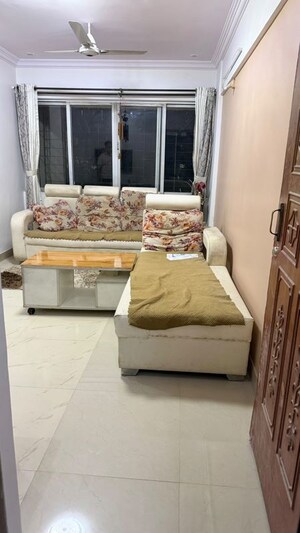 2 BHK Apartment For Rent in Kanchan Apartment 39, Vasant Vihar