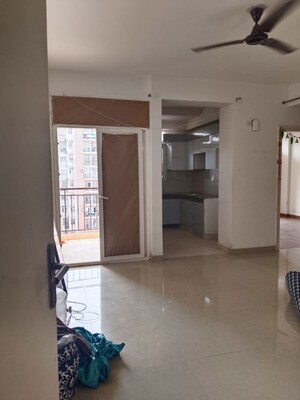 Room in 3 BHK Apartment at Umang Summer Palms, Sector 86 – for Sale